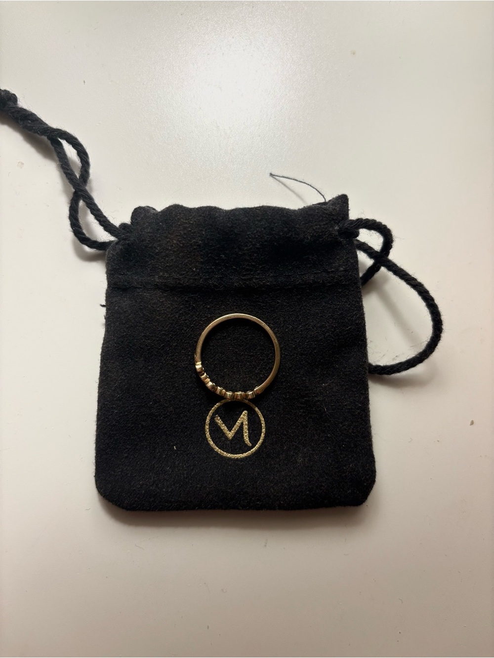 Mejuri Ziggy Ring in Gold with Clear Stones - Picture 3 of 5